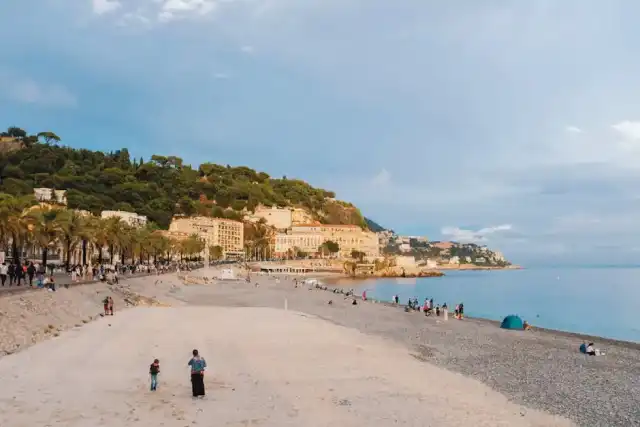 Passeggiate incantevoli lungo la Riviera Apuana tra mare e natura